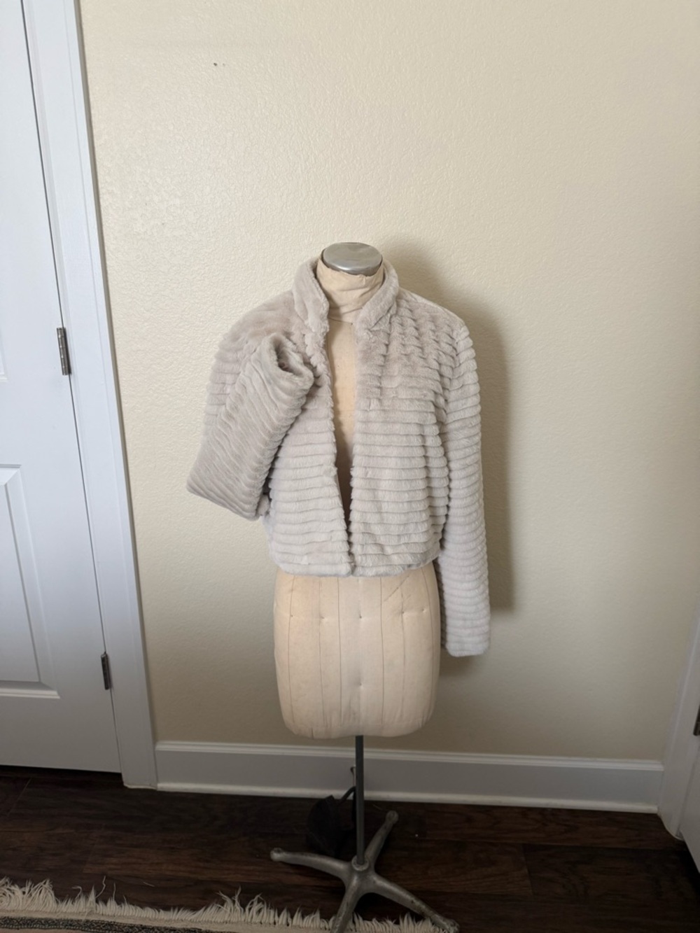 Betsey Johnson Light Cream Faux Fur Ribbed Cropped Jacket
